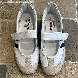 Adidas Women’s Samba Jane shoes